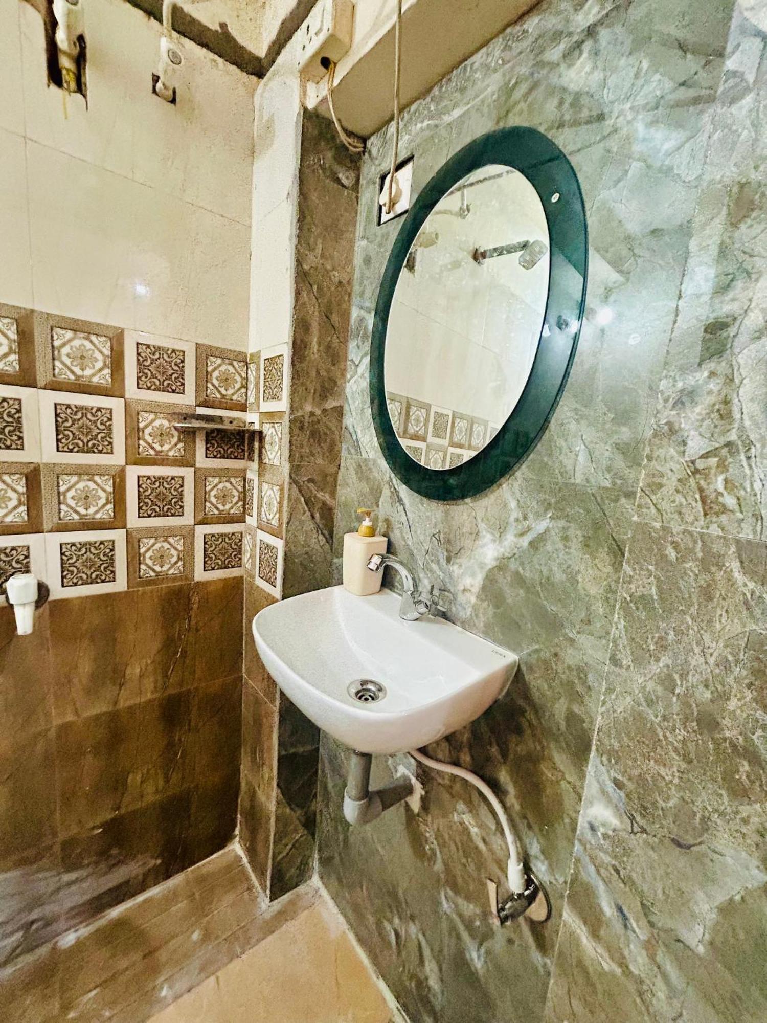 Sainik Guest House 500Mtr From Medanta Hospital Lucknow Eksteriør bilde